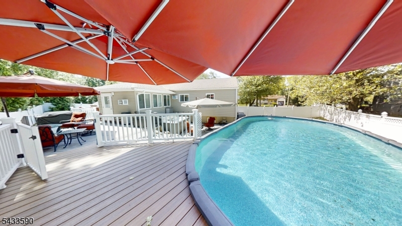 Pool w/ Deck