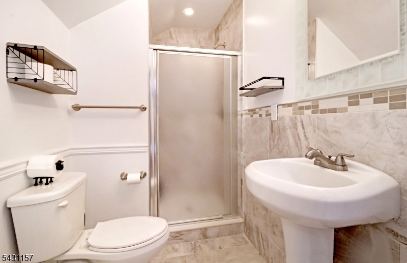 Bedroom 2 ensuite