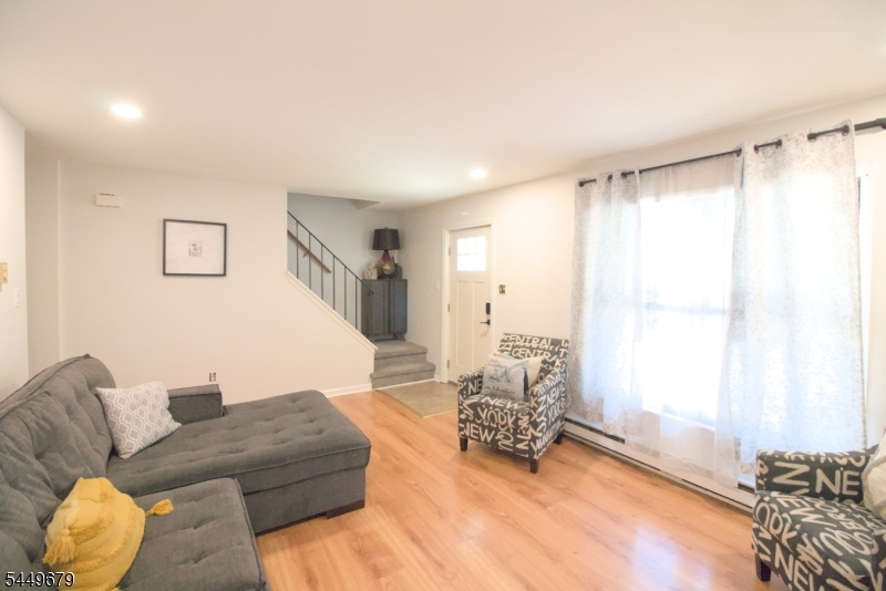 385 Fairmount Ave