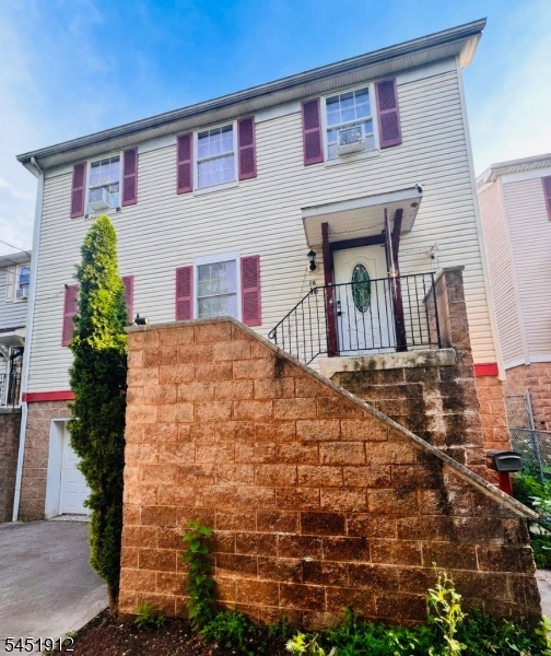 16 Victoria Ave