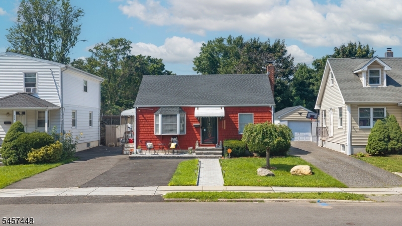 379 Chamberlain Ave
