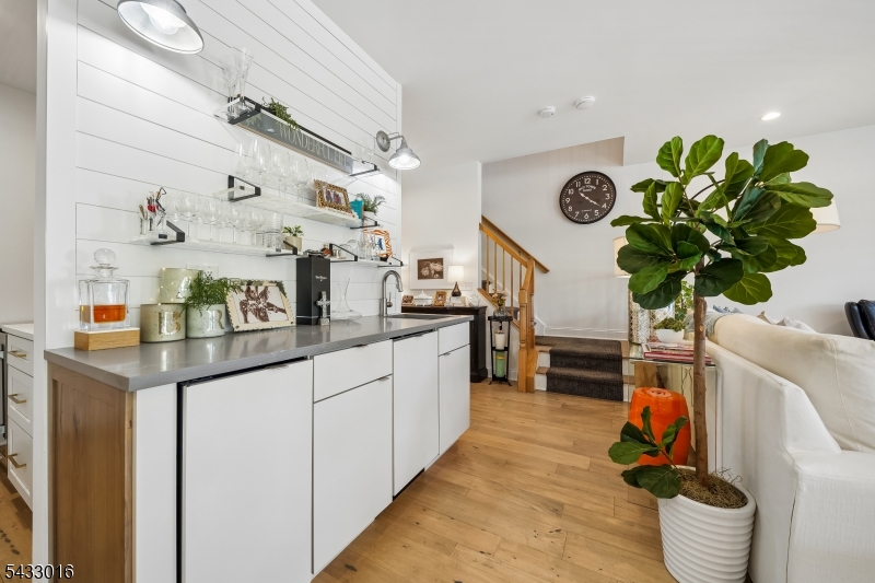 Wet bar