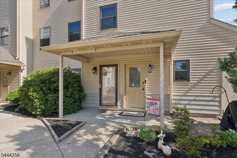 506 Violet Ln