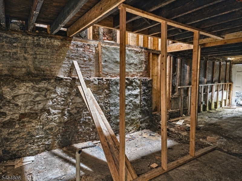 92 Garside St