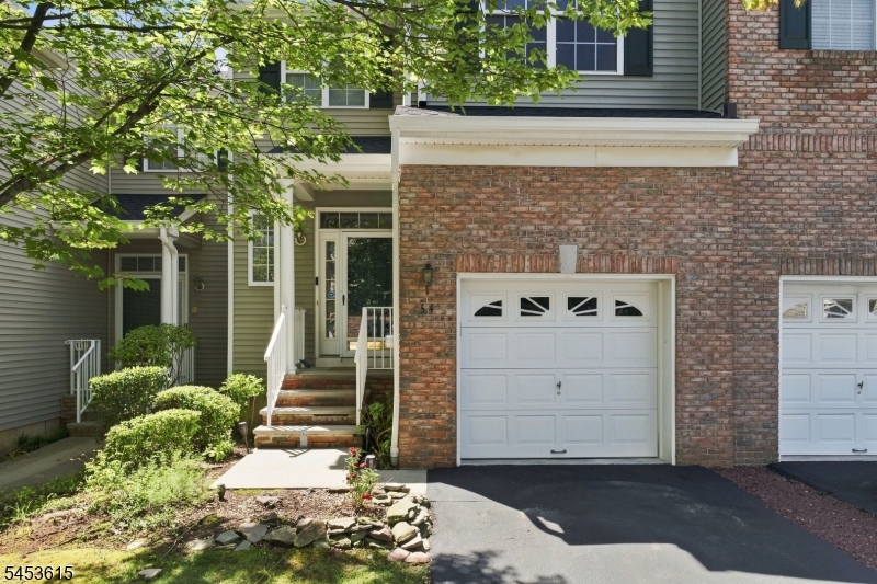 54 Jackson Ave