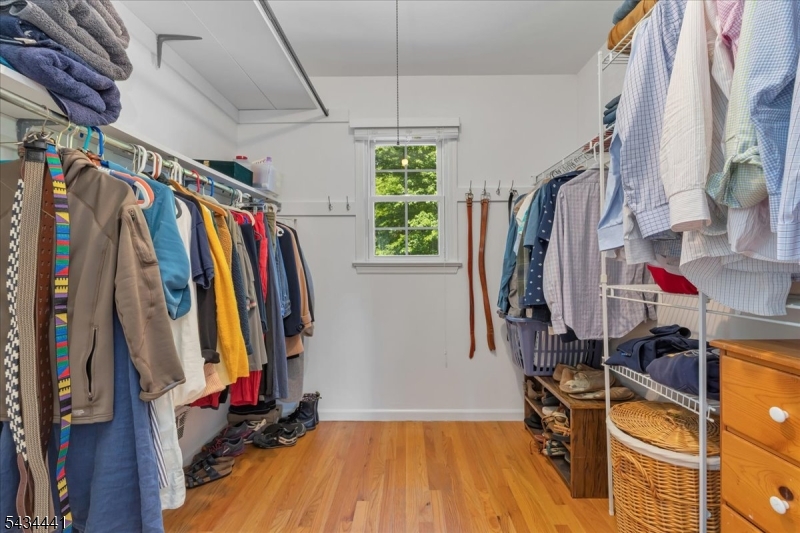 Walk-in closet
