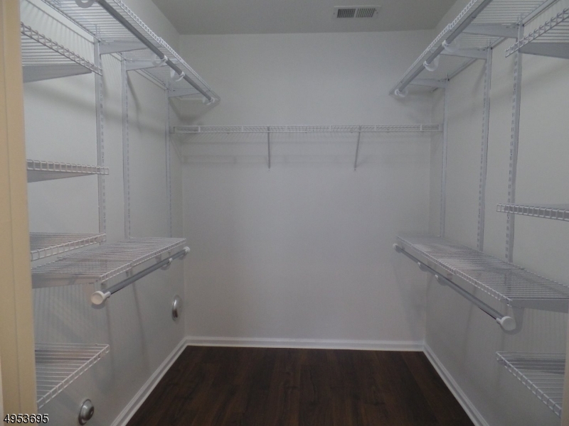 Walk in closet