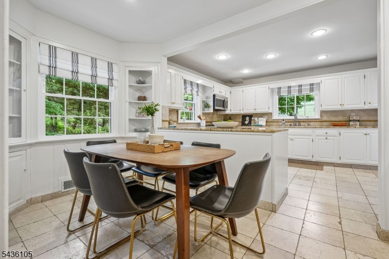 8 Cross Gates, Short Hills
