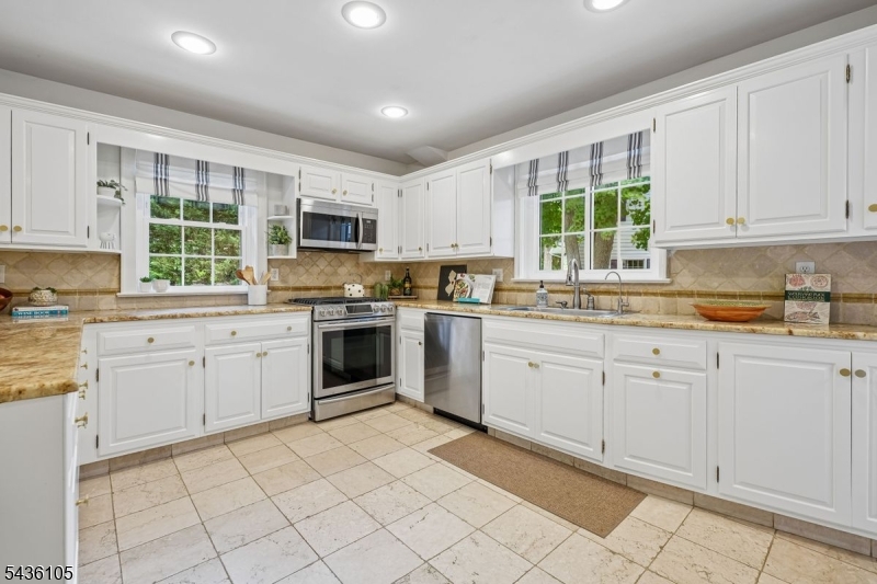 8 Cross Gates, Short Hills