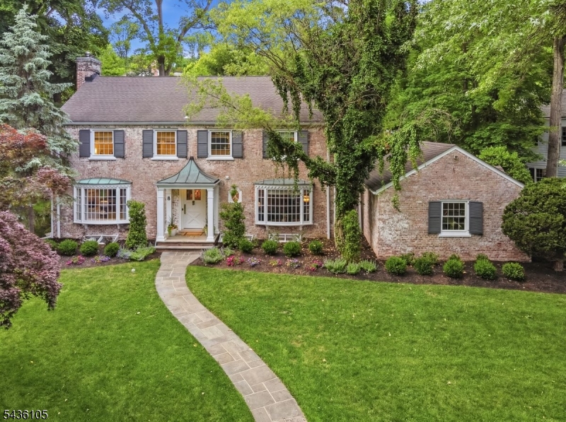 8 Cross Gates, Short Hills
