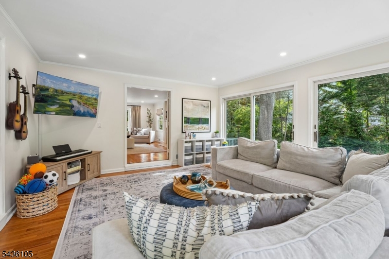 8 Cross Gates, Short Hills