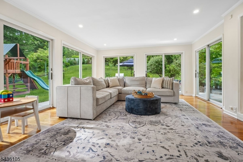 8 Cross Gates, Short Hills