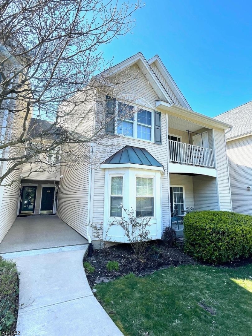 122 Cambridge Ct