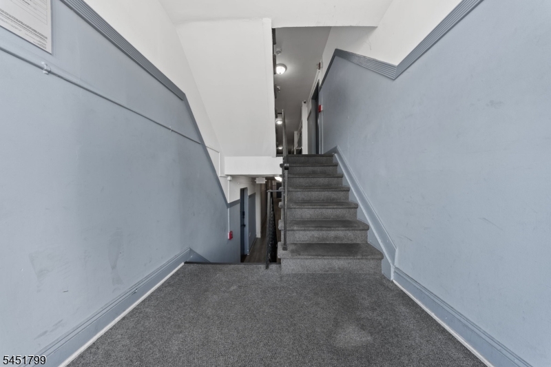 816 W Grand St 3A