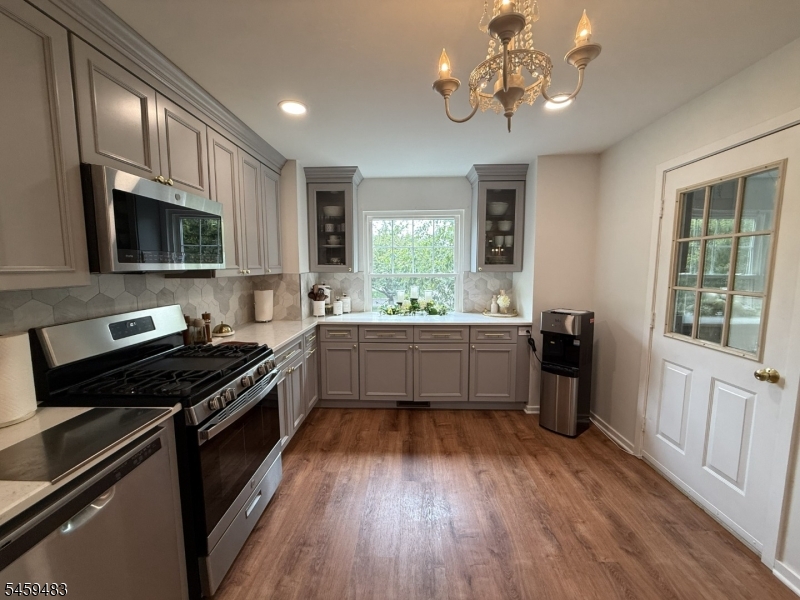 386 Waterview Rd