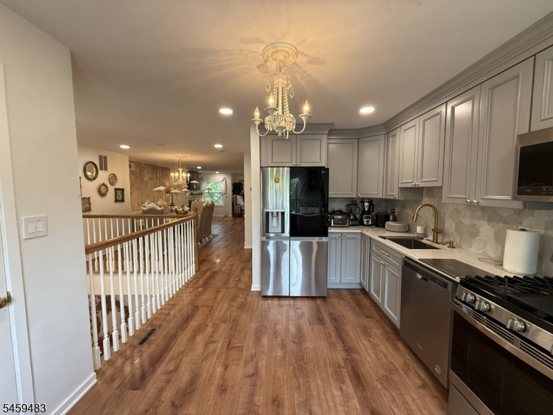 386 Waterview Rd