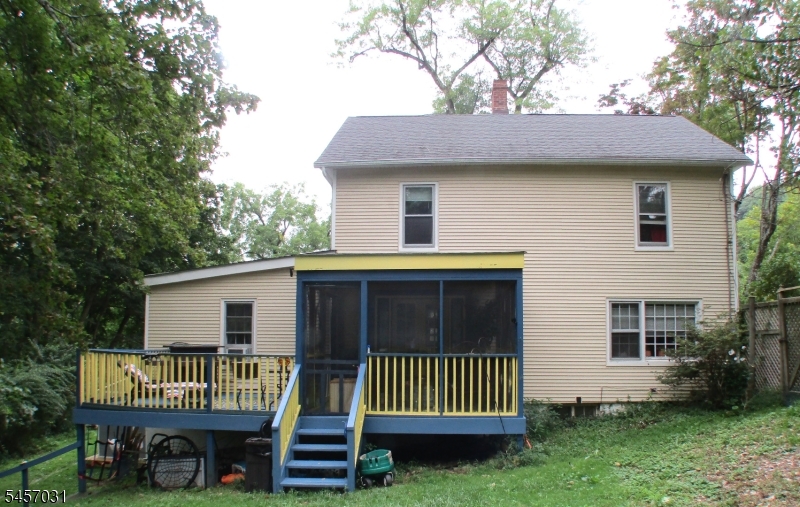166 Fairview Ave