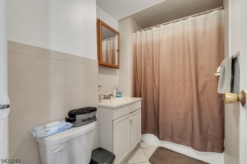 3RD FL BATHROOM