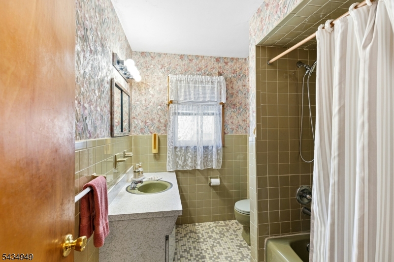 Main Level Full Bath