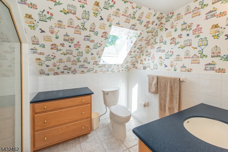 2nd Floor Bath