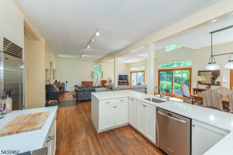 Main - Kitchen