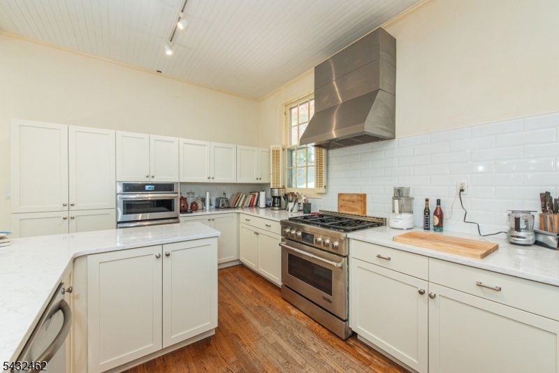 Main - Kitchen