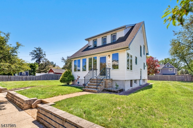 3 Buchman St