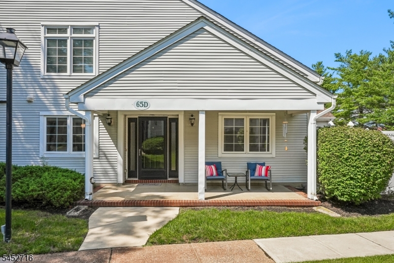 65 Winthrop Rd