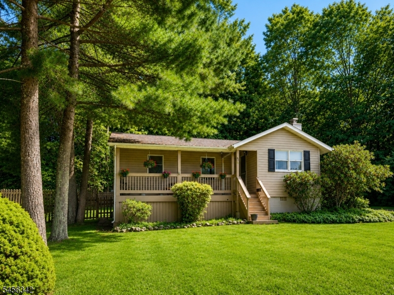 121 Summit Rd