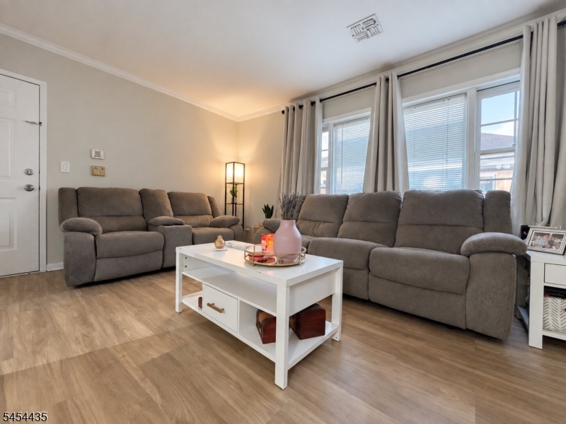 112 Sherwood Ave 7