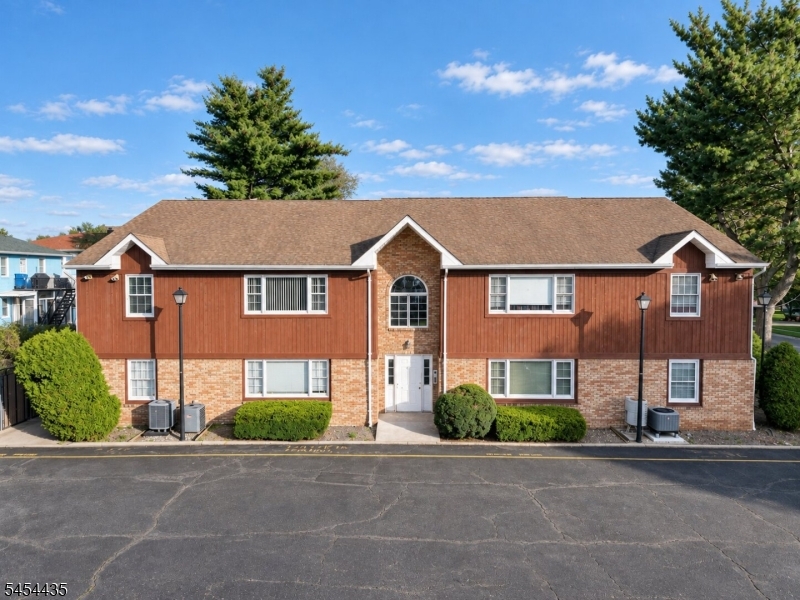 112 Sherwood Ave 7