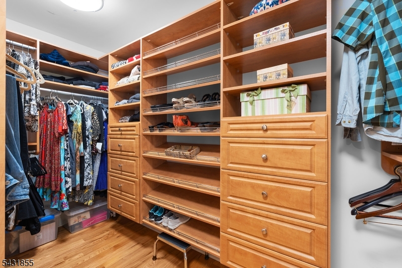 walk in closet