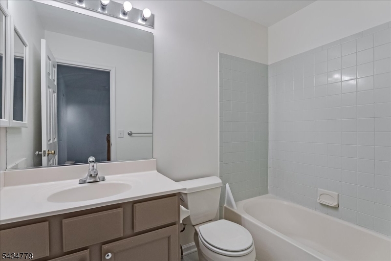 Upstairs Hall Bathroom
