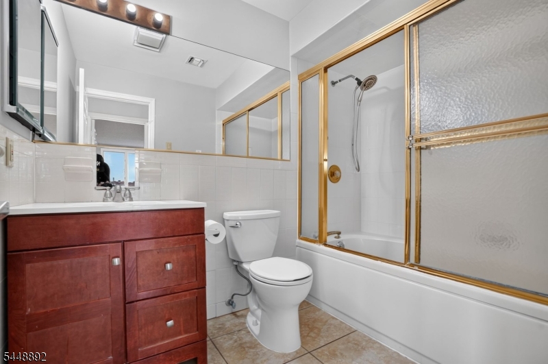 41 Wilson Ave D