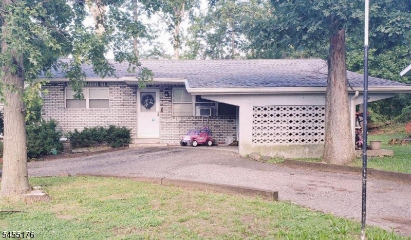 30 Caswell Ave