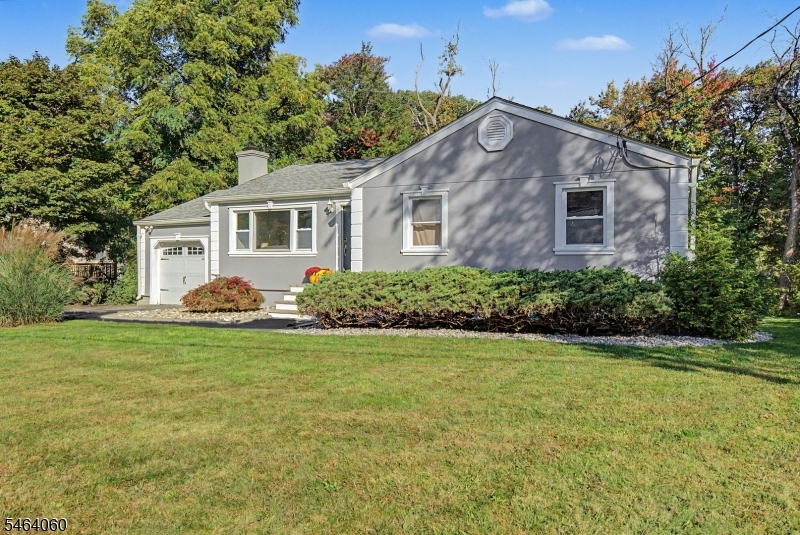 5 Hickory Pl