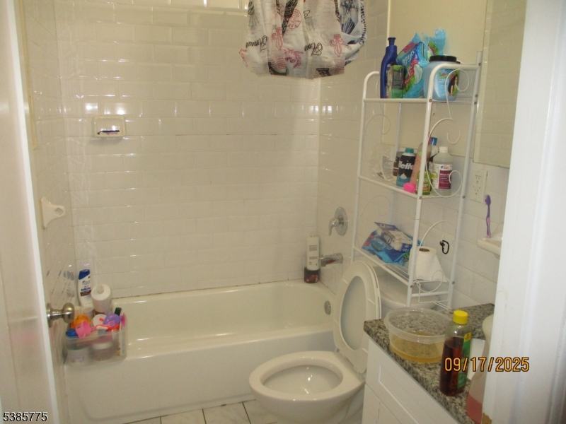 U1 Bath 1
