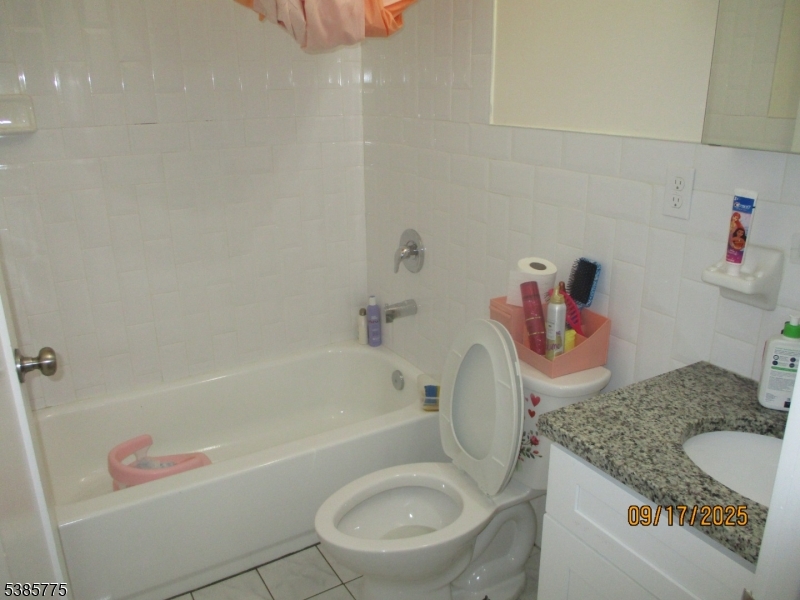 U1 Bath 2