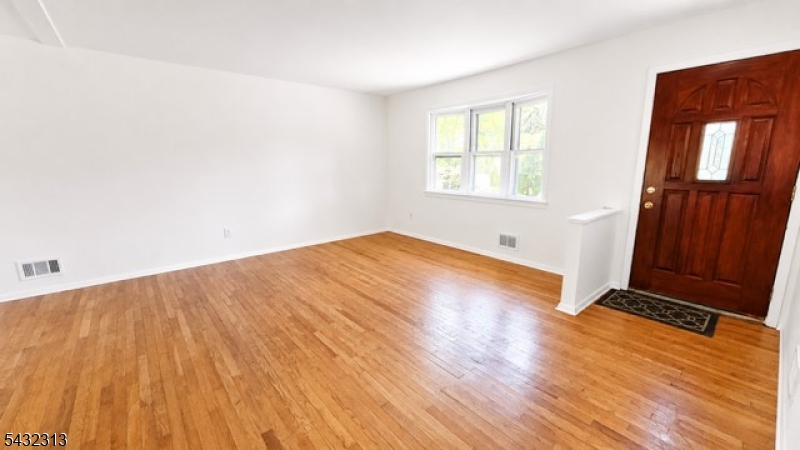36 Mountain Ave