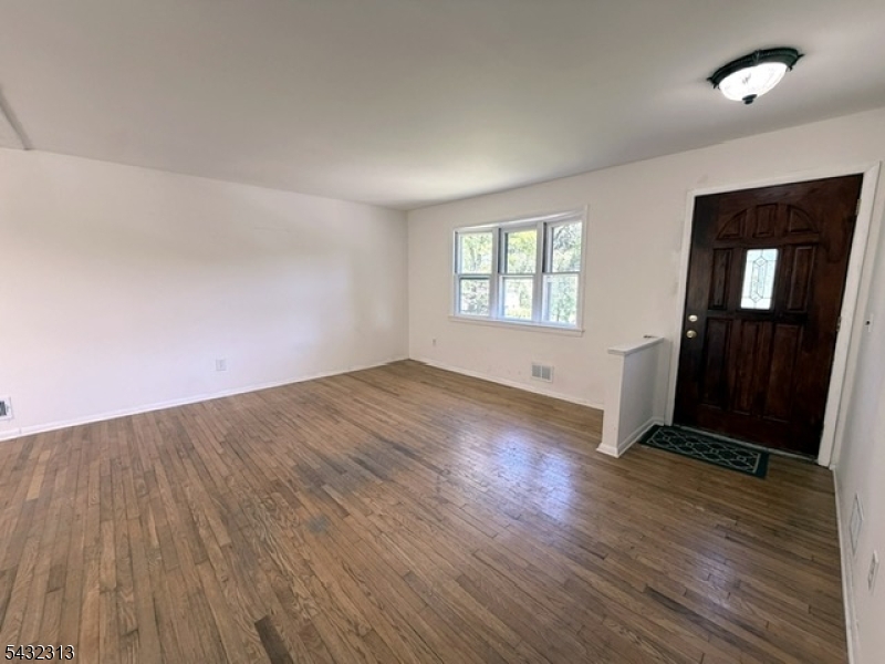 36 Mountain Ave