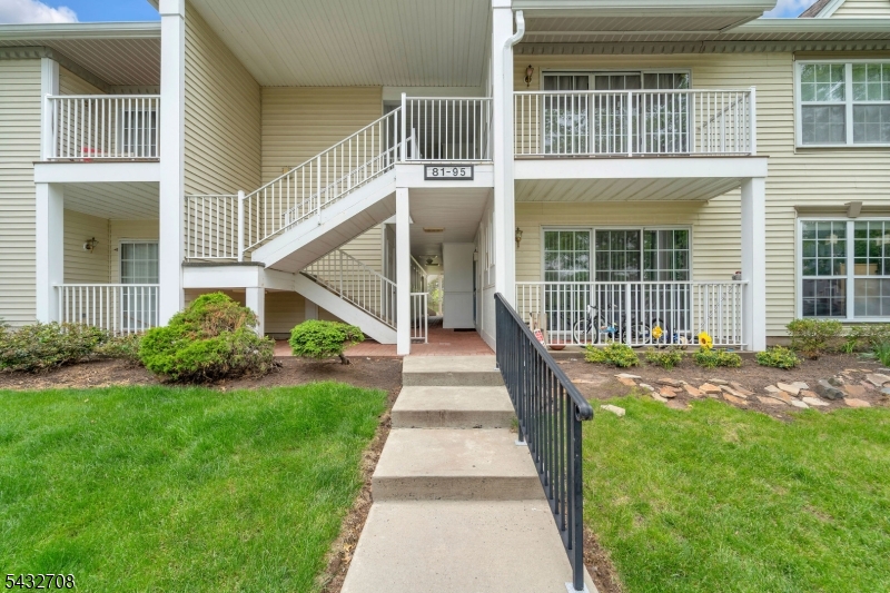 93 Caitlin Ct, Franklin Twp., NJ 08823 Listing Photo  0