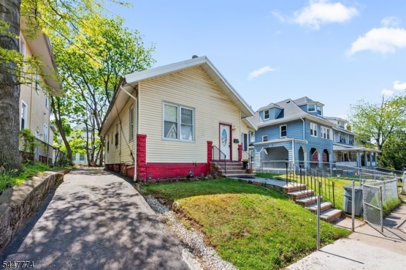 42 Scheerer Ave