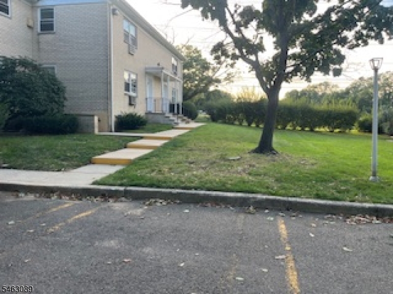 406 Cranbury Rd Apt 3 3