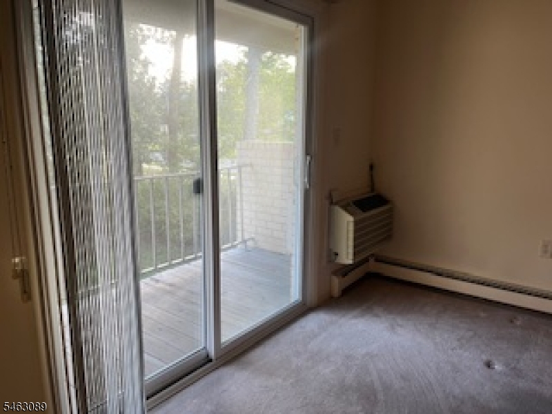 406 Cranbury Rd Apt 3 3