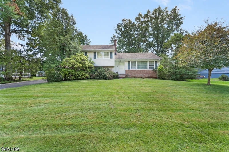 4 Pierson Ln