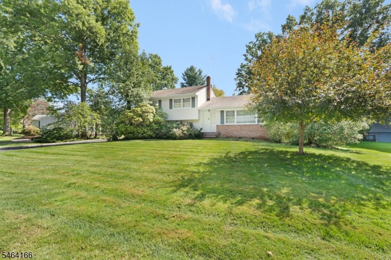 4 Pierson Ln