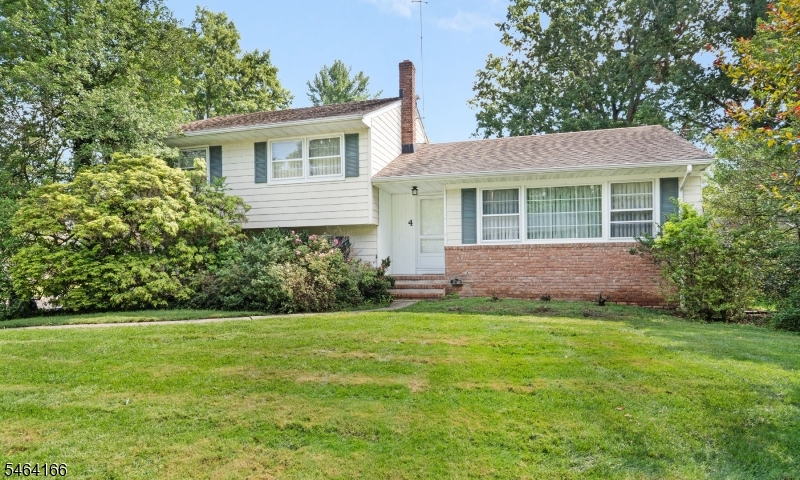 4 Pierson Ln
