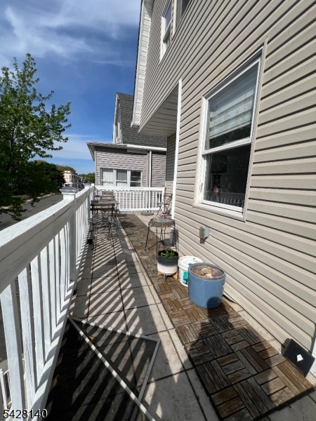 Balcony4