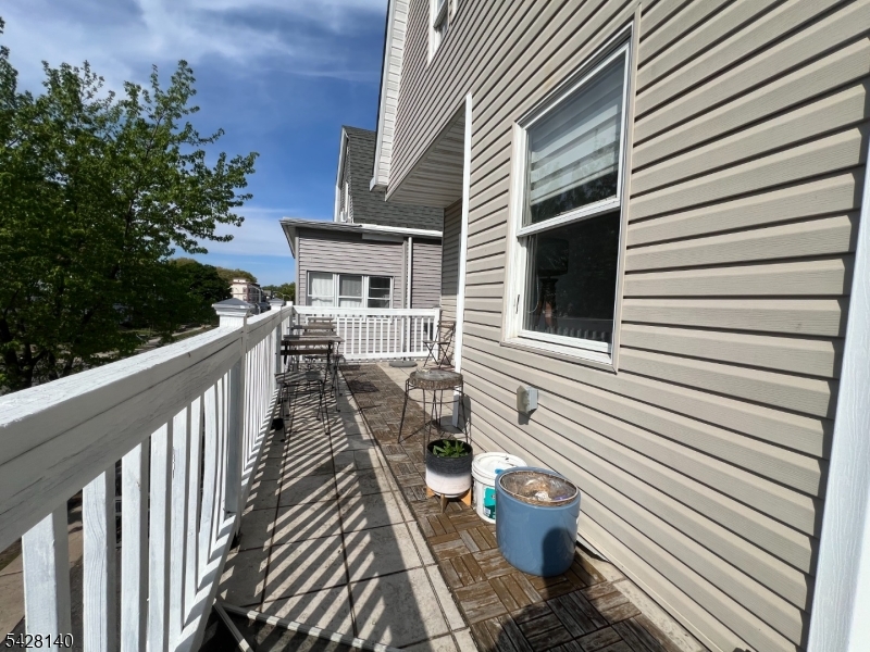 Balcony5