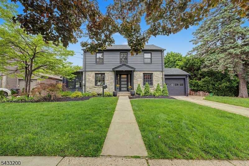 .Center Hall Colonial